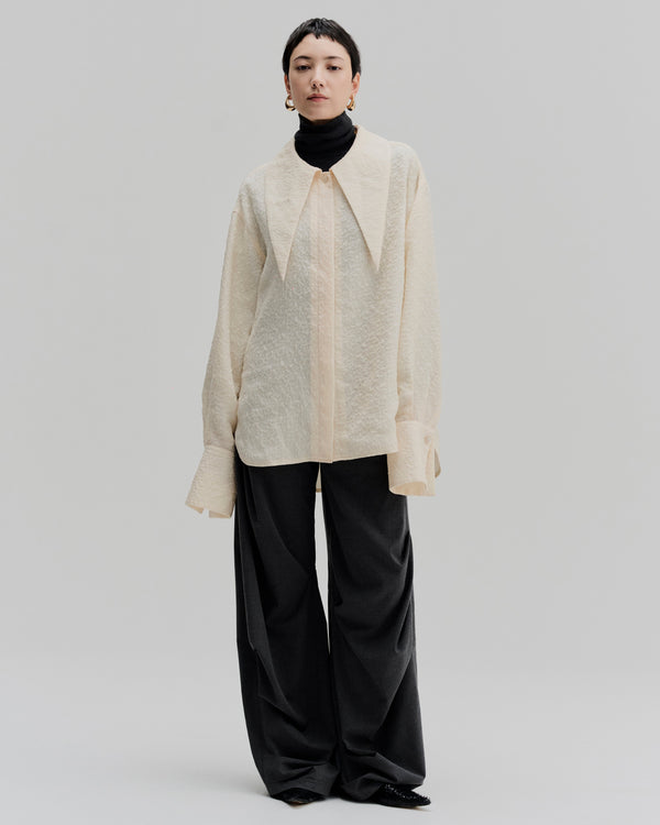 Convertible Pointed Collar Shirt