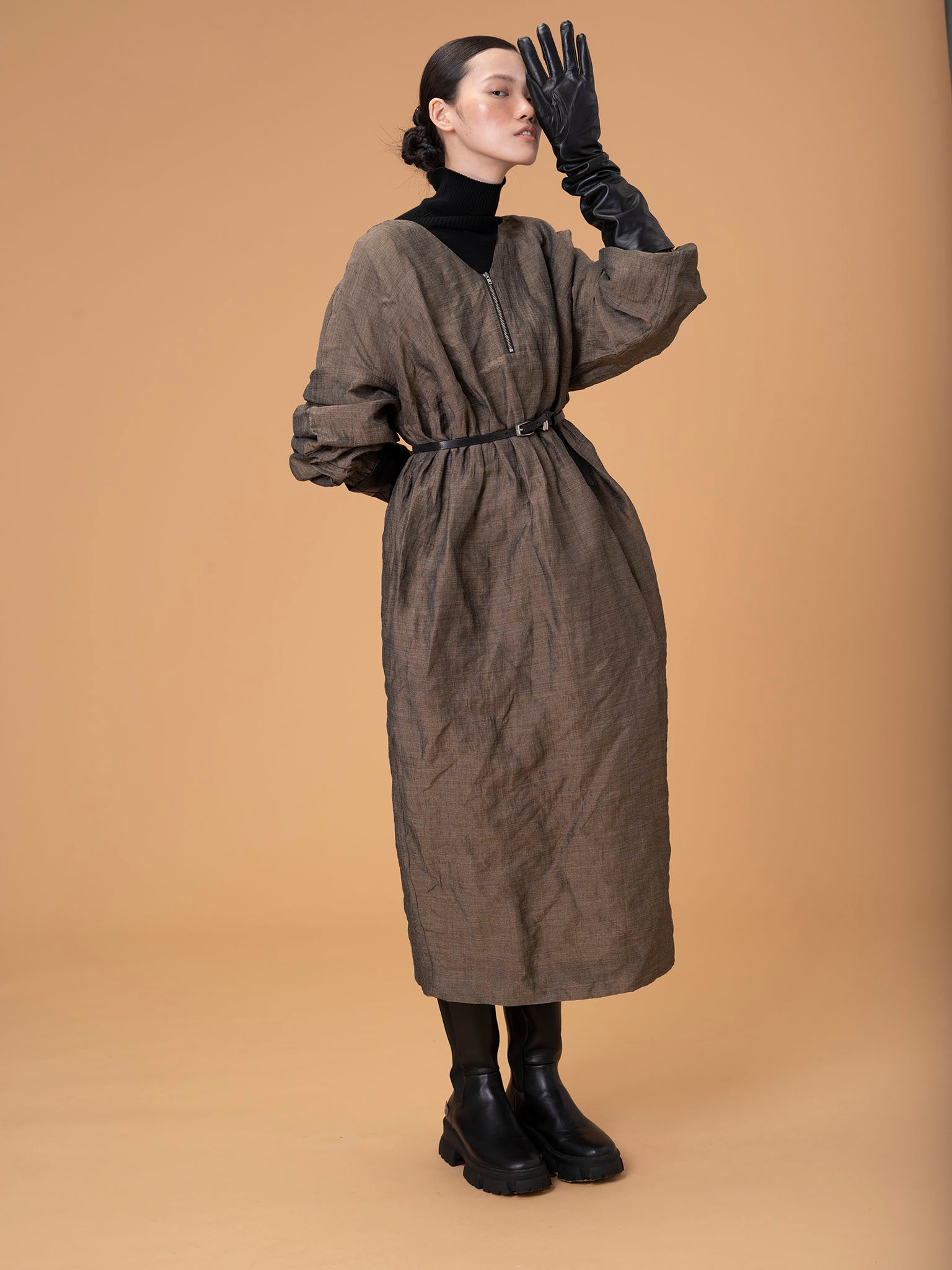 Vネックワンピース｜Brown