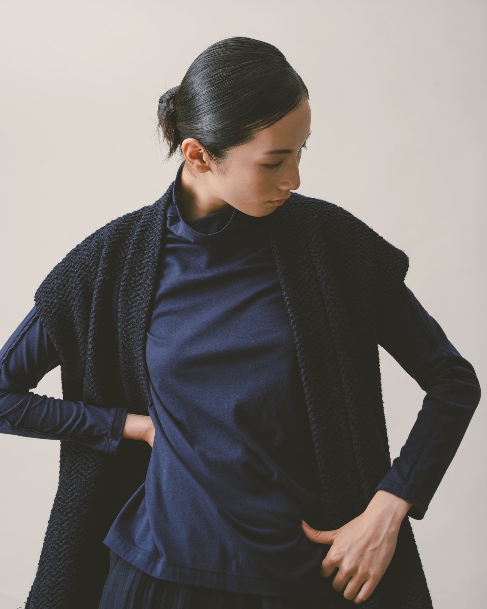 ノーカラーウールロングベスト｜Navy