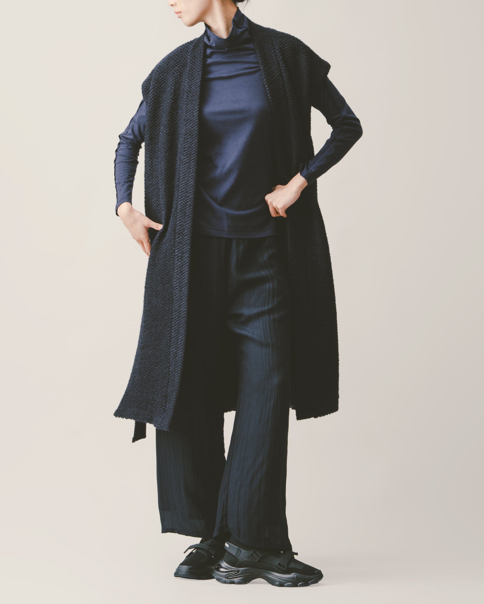 ノーカラーウールロングベスト｜Navy