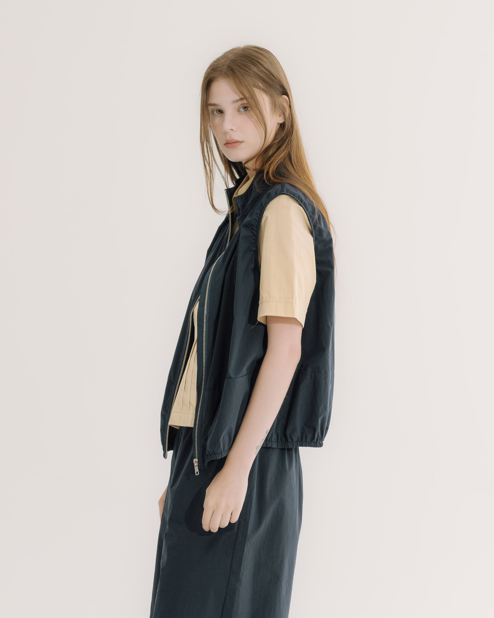 ギャザーエッジ 軽量ベスト｜navy 2