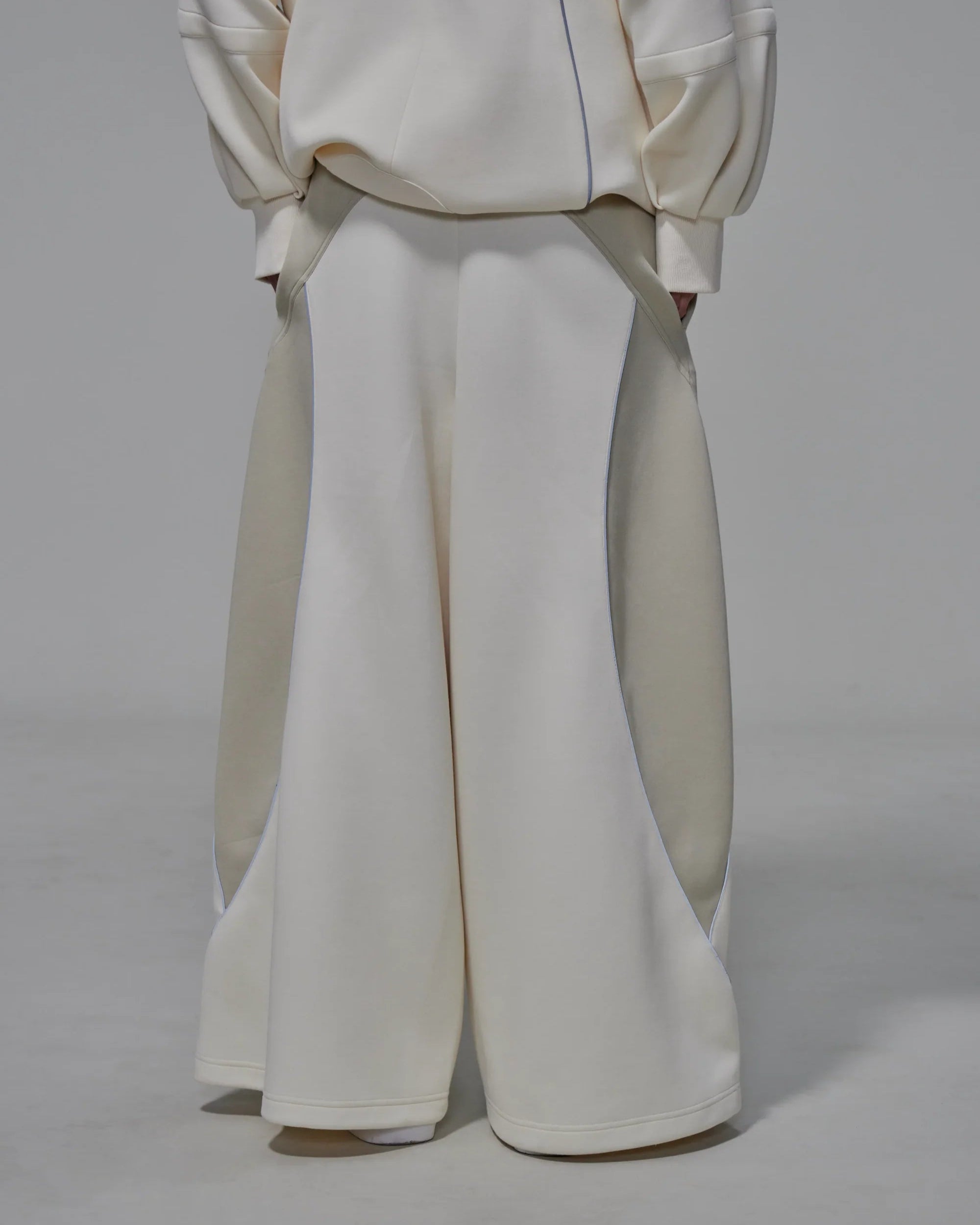 Wide-legged Dual-tone Sweatpants