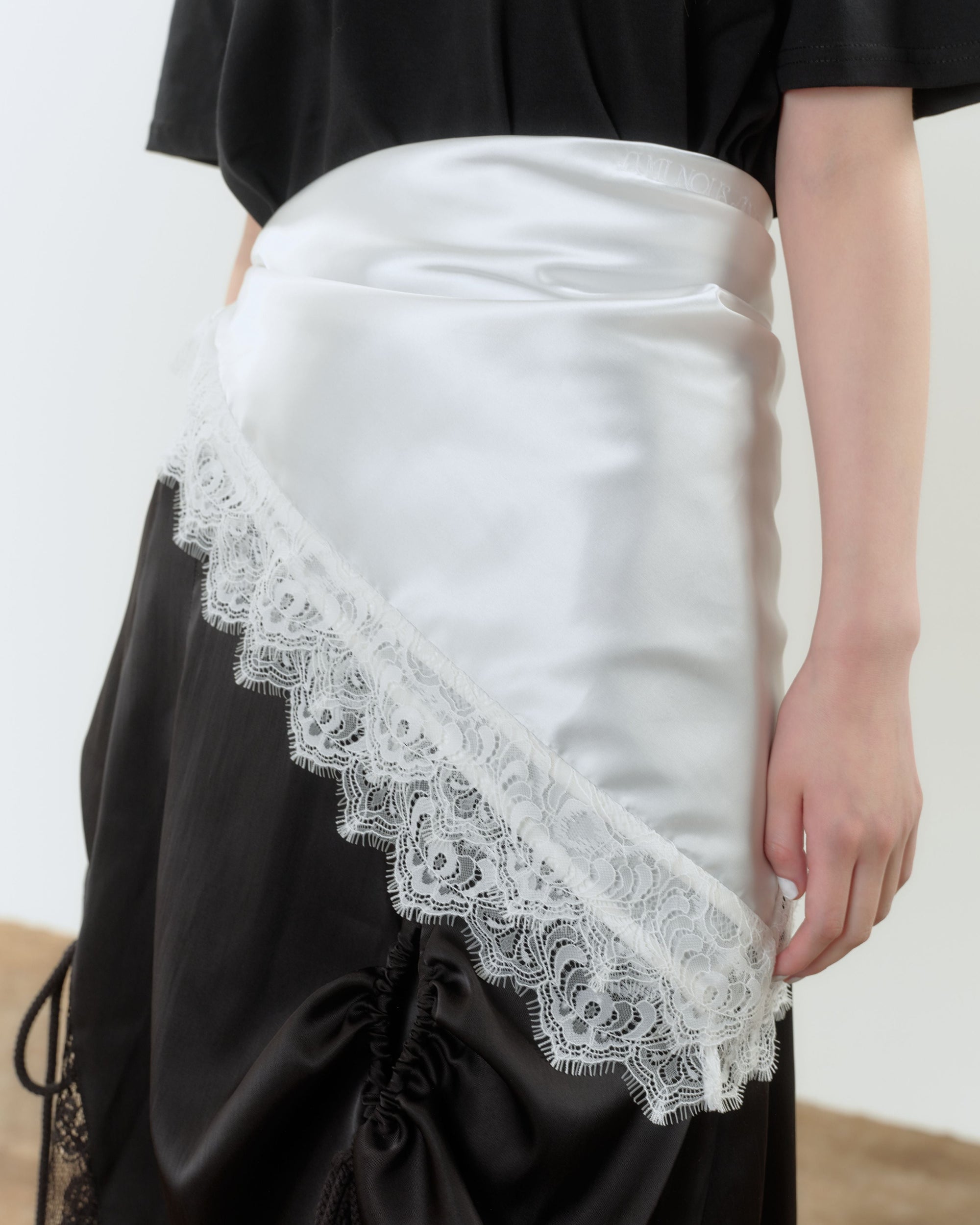 LL エンバーマルチウェイサテンレーストップ｜white