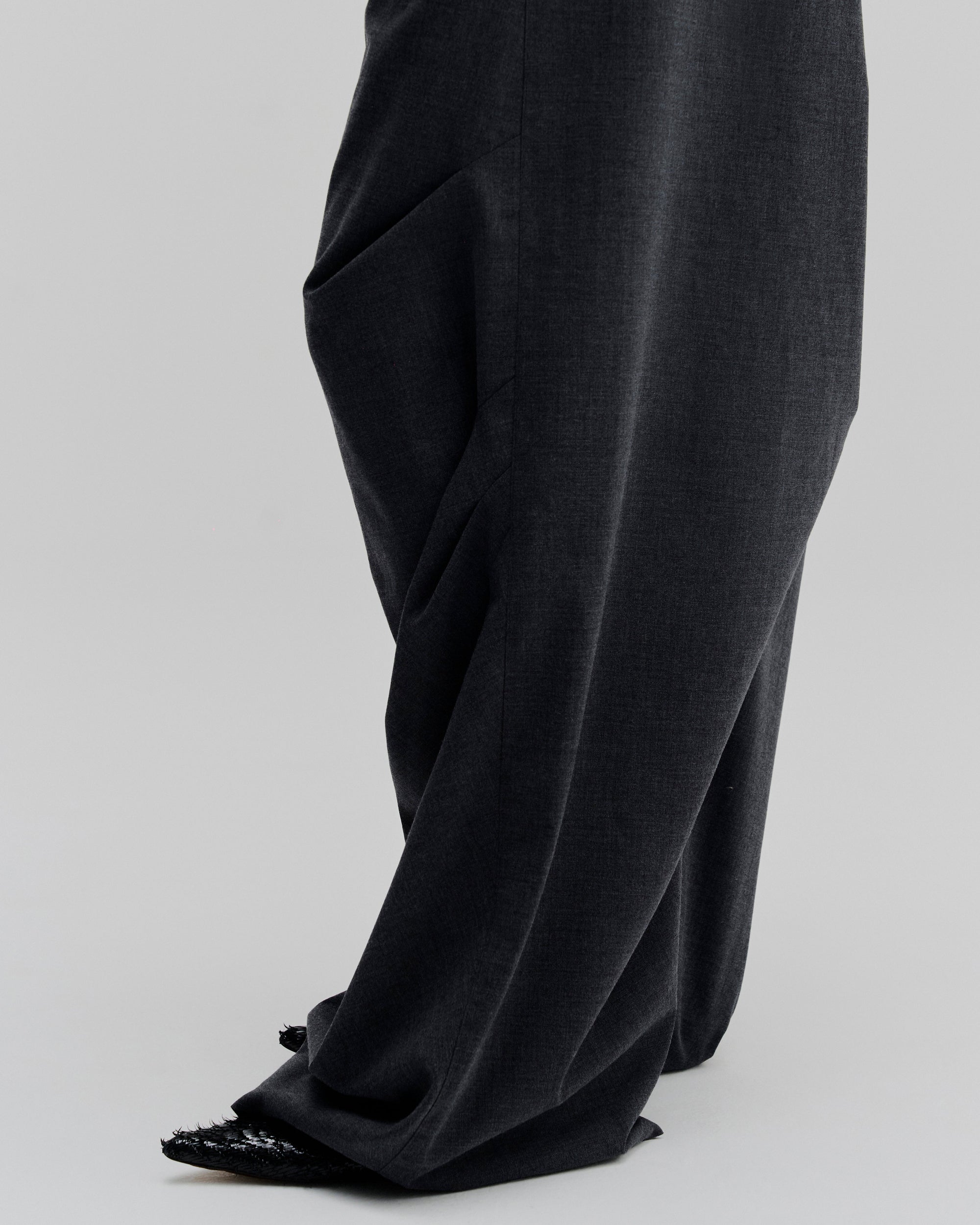 Structured High-Rise Pleated Pants | Dark Gray