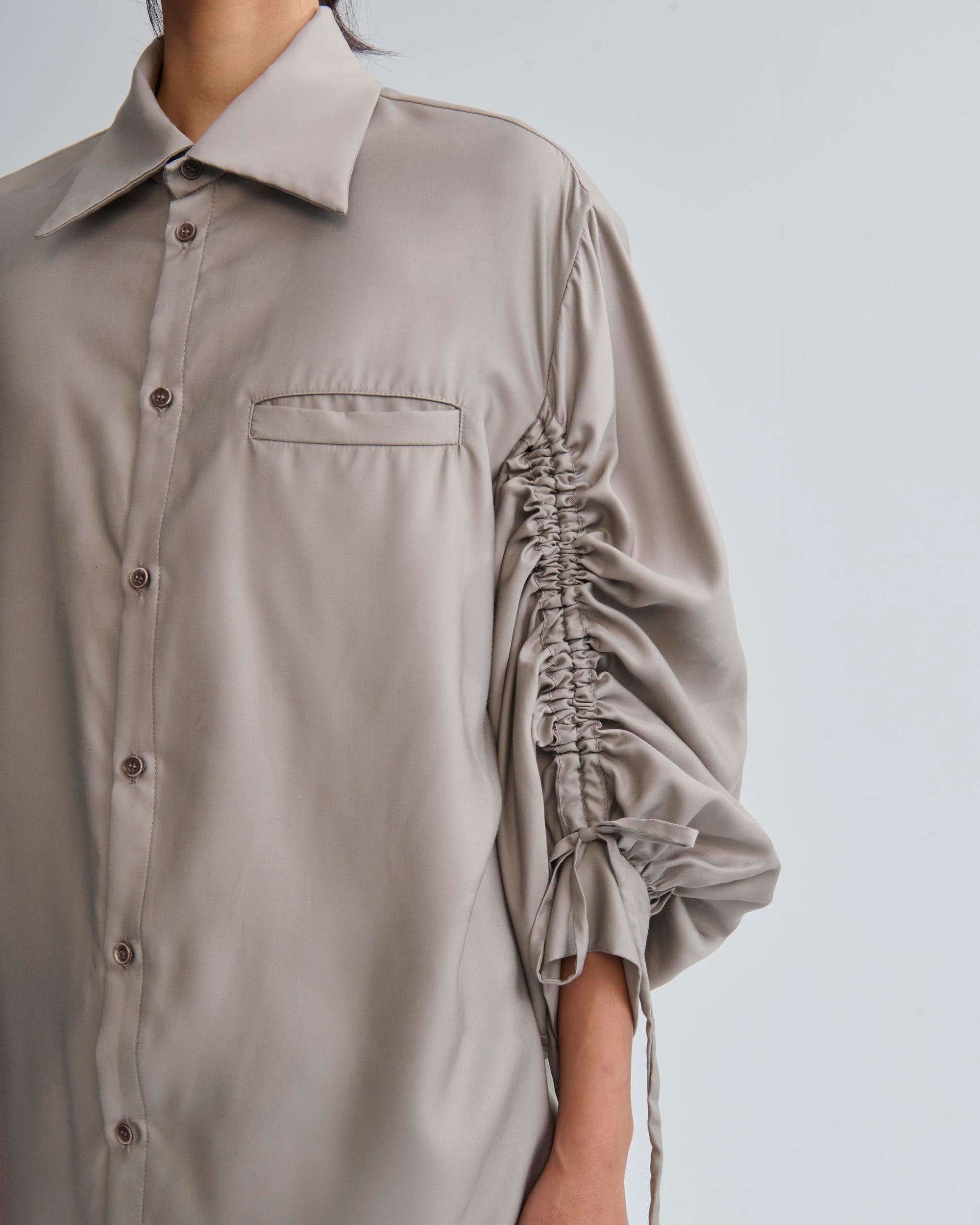 ドローストリングスリーブ シャツ