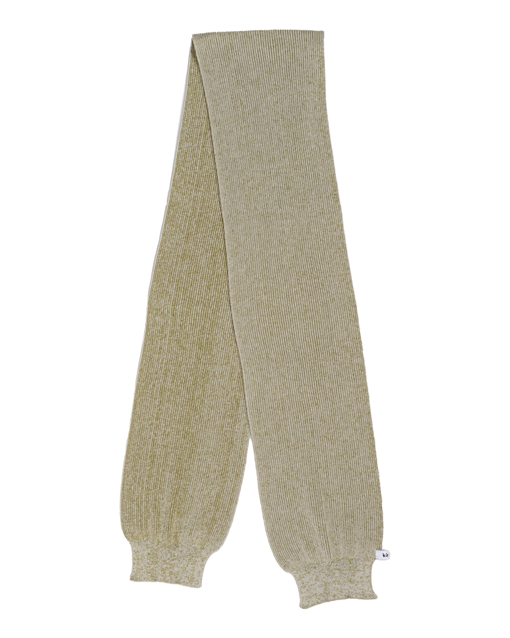 スカーフを着用する