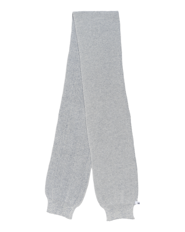 スカーフを着用する