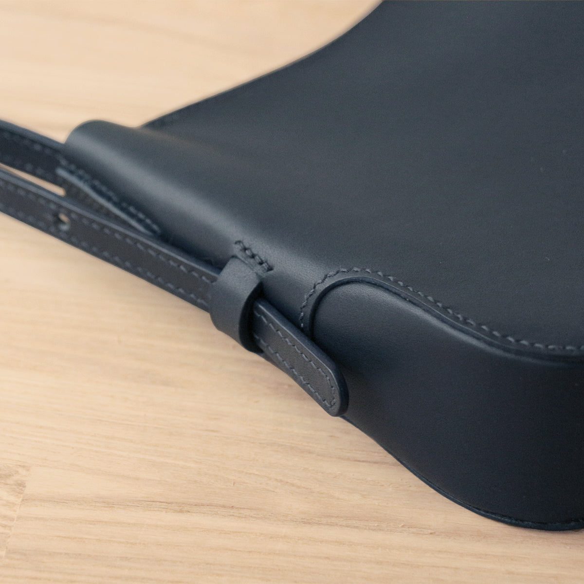 Hill arc shoulder bag (S)