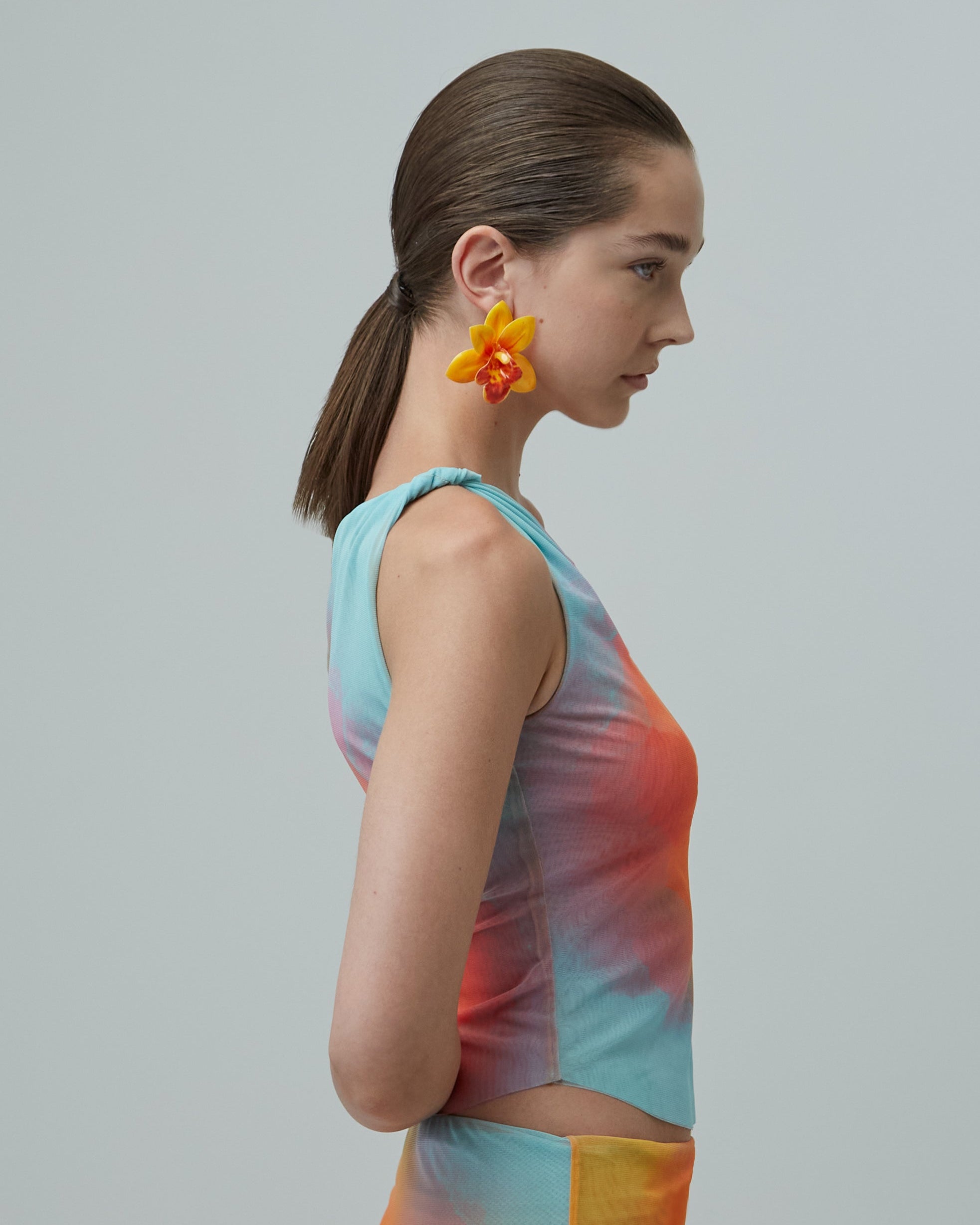 Asymmetrical Mesh Top