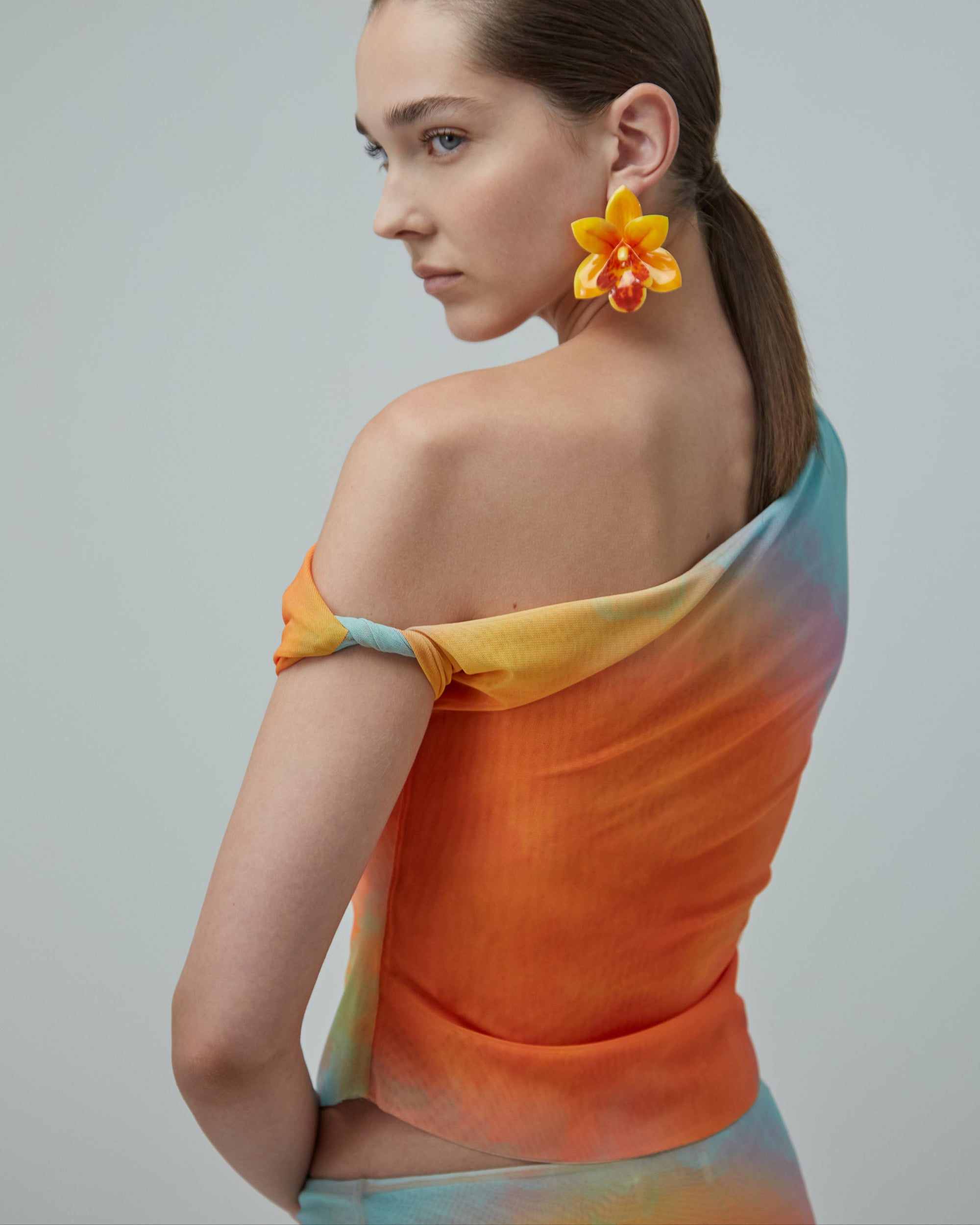 Asymmetrical Mesh Top