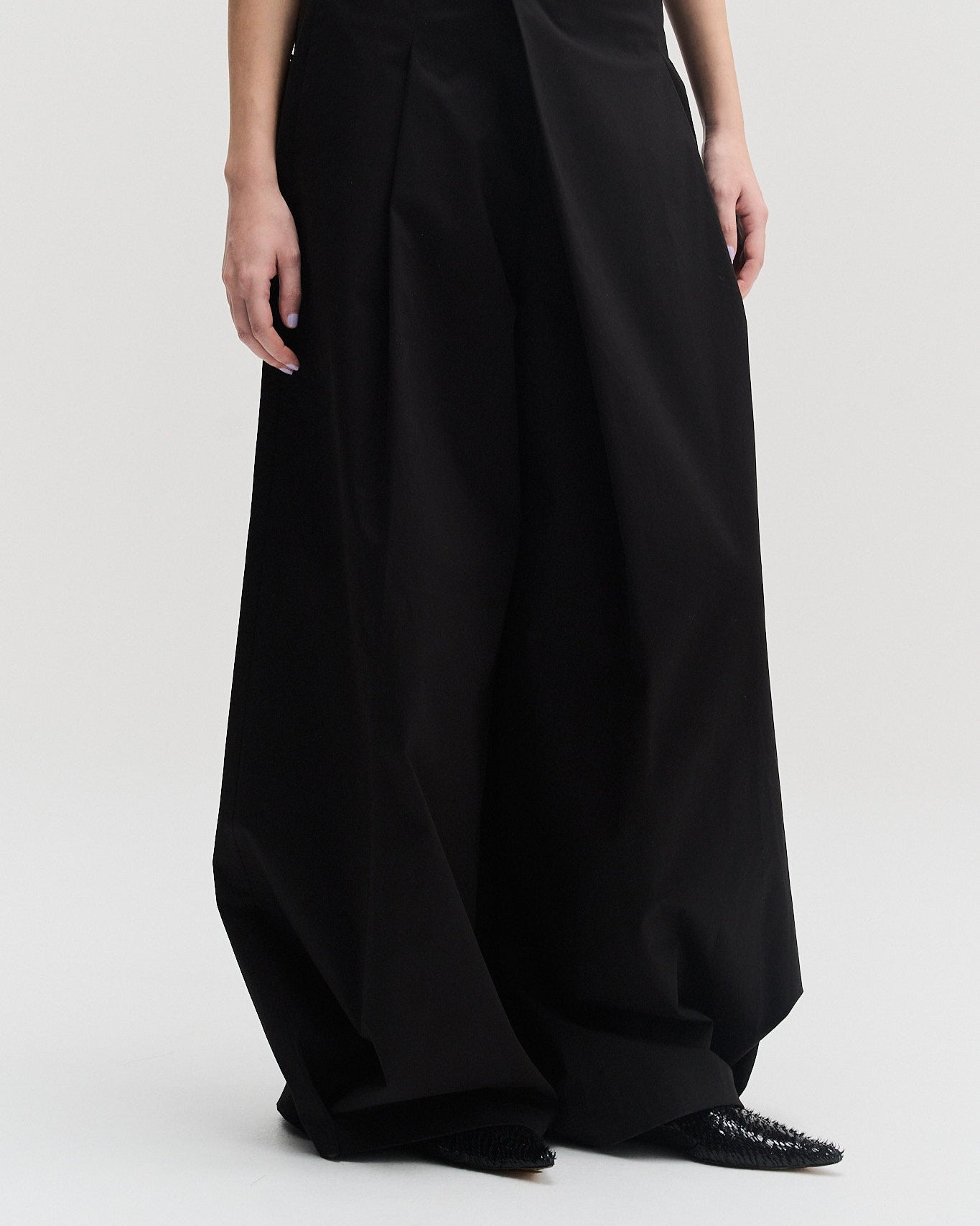Pleated Wide Cuff Pants | Black