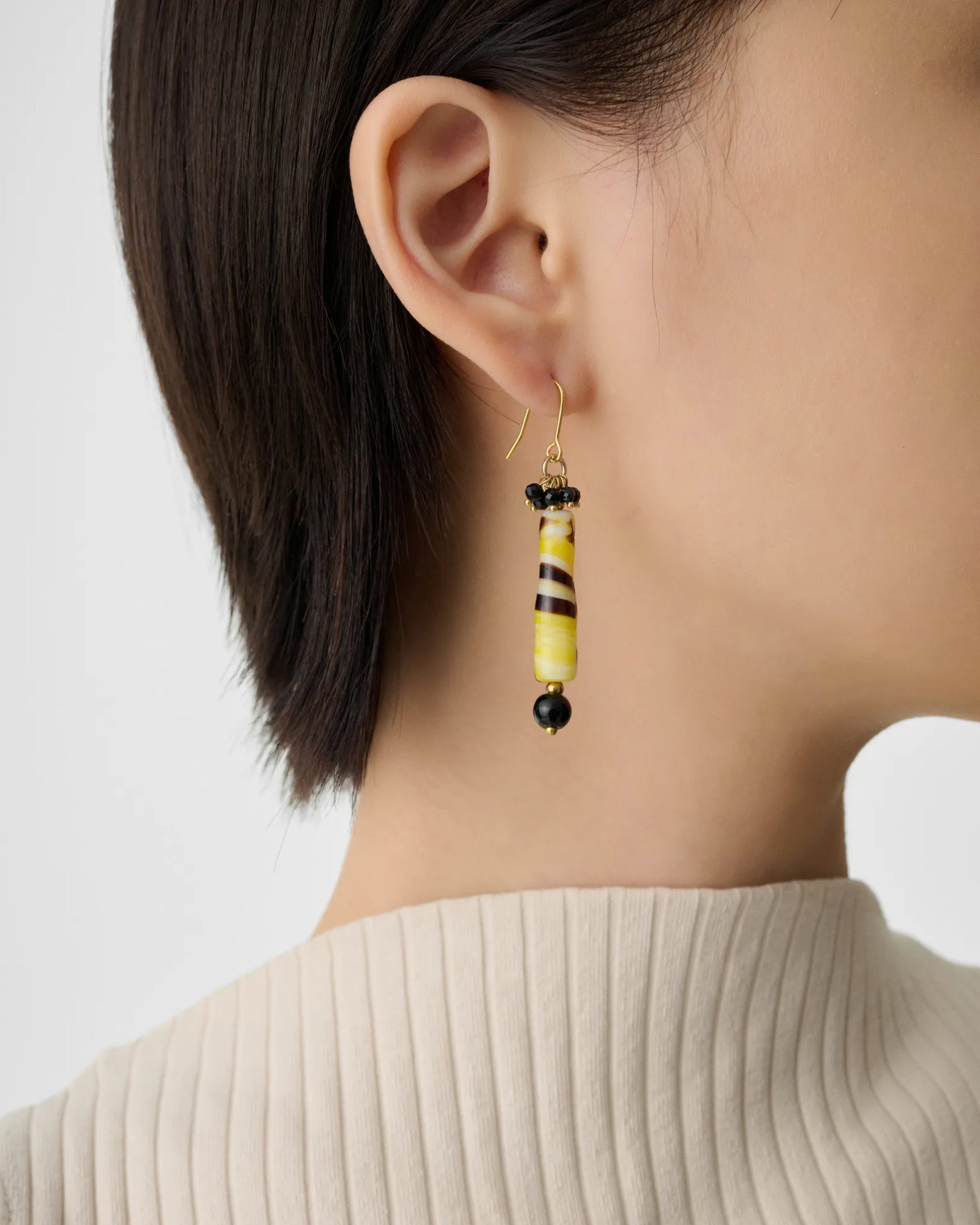 Hut with Chicken Feet Earrings | フックピアス